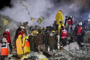 
                    Число пострадавших от новых землетрясений в Турции  увеличилось до 562
                