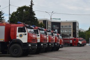 Глава МЧС вручил ключи от новой техники спасателям СКО