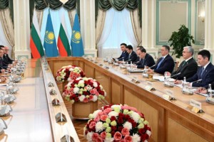 Президенты Казахстана и Болгарии провели переговоры в расширенном формате
