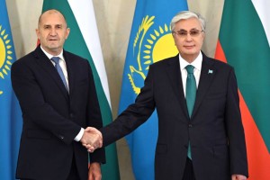 Токаев провел переговоры с президентом Болгарии