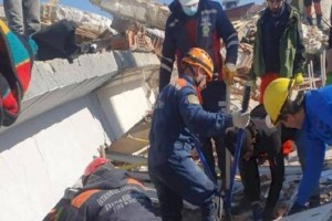 
                    Тело казахстанца извлекли из-под завалов спасатели МЧС РК в Турции
                