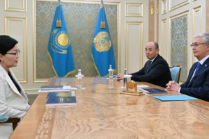 
                    Токаев дал важные поручения министру труда и соцзащиты 
                