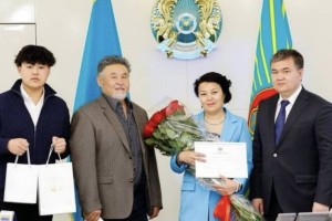 
                    Семиклассник спас ребенка от падения с 4 этажа в Астане
                