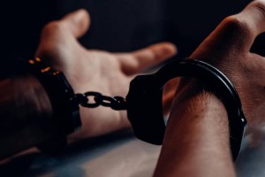 Сломал челюсть и сбежал на 12 лет: из Дубая вернули подозреваемого казахстанца