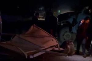 Грузовик въехал в остановку и сбил насмерть двоих людей в Алматинской области