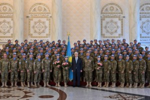 Токаев провел встречу с военнослужащими Национального миротворческого контингента