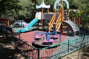 
                    В Ауэзовском районе Алматы завершилось благоустройство одного из дворов
                