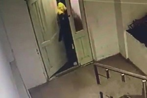 Девушку в подъезде пытался ограбить астанчанин