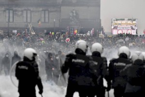 
                    В Брюсселе протестуют полицейские
                