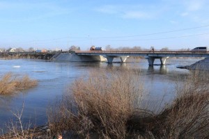Взрывные работы провели на реке Тобол в Костанайской области