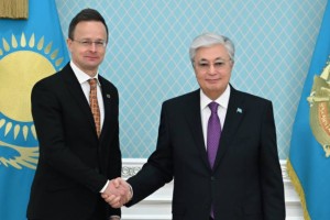 Токаев принял министра иностранных дел Венгрии Петера Сийярто