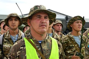 
                    Десантники Конаевского гарнизона совершили 80-километровый марш
                
