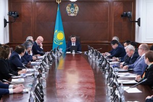 
                    Развитие экономики Казахстана обсудили в Правительстве с экспертами 
                