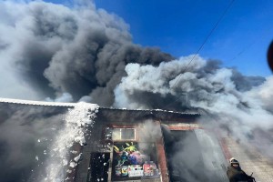 Потушили пожар на барахолке в Алматы