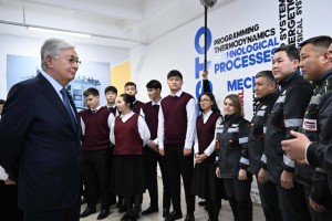 
                    Токаев посетил Хромтауский горно-технический высший колледж
                