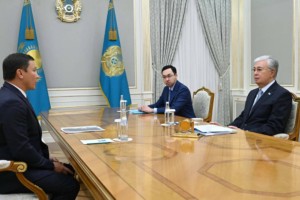 
                    Токаев принял Геннадия Головкина
                