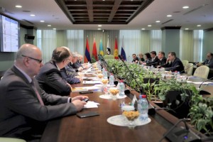 
                    Беларусь и Россия предложили схемы формирования общего биржевого рынка товаров ЕАЭС
                