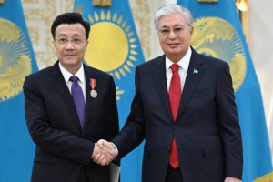 
                    Токаев наградил орденом «Достық» посла Китая 
                
