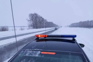 
                    Будни участковых, спасающих людей из снежных заносов в СКО
                