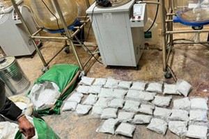 
                    В Алматы двое иностранцев производили наркотики в особо крупном размере
                