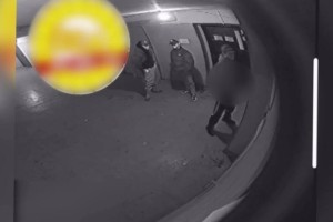 
                    Справивший нужду в подъезде подросток установлен полицейскими Усть-Каменогорска
                