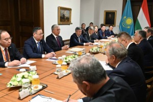 
                    Касым-Жомарт Токаев и Виктор Орбан провели переговоры в расширенном составе
                