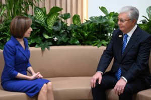 
                     Токаев встретился с президентом Молдовы Майей Санду
                