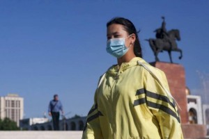
                    В Кыргызстане отменяется обязательное ношение масок
                