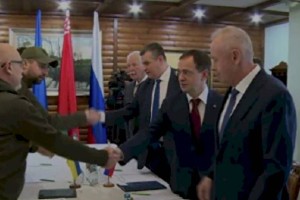 
                    В Белоруссии начался второй раунд переговоров России и Украины
                