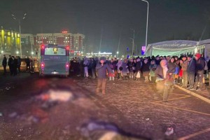 
                    Неуправляемый автобус наехал на людей в Алматы, есть погибшие
                