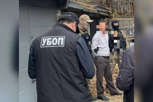 
                    Арестован шымкентец, вымогавший у бывшей миллионы
                