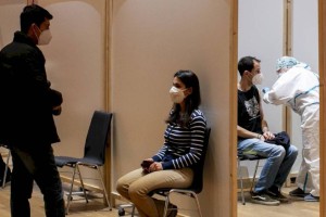 В Австрии вступил в силу закон об обязательной вакцинации от коронавируса