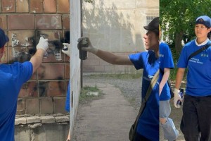 
                    В Павлодаре волонтеры помогают полицейским закрашивать наркограффити
                