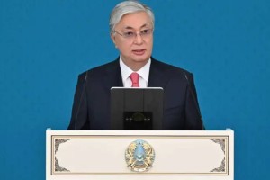 
                    Токаев поздравил казахстанцев с Днем Республики
                