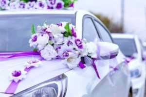 
                    Участники свадебного кортежа устроили стрельбу из окон автомобилей
                