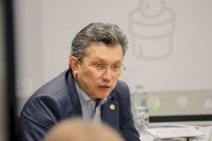 
                    Бахыт Султанов будет представлять Казахстан в совете ЕЭК
                