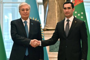 
                    Токаев и Бердымухамедов провели переговоры в узком формате
                