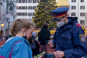 
                    В Австрии принят закон об обязательной вакцинации от COVID-19 всех жителей страны
                