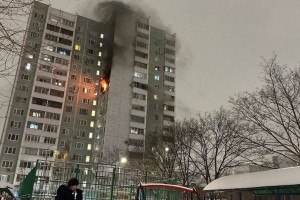 
                    Двое детей погибли в центре Москвы из-за загоревшейся в квартире гирлянды
                