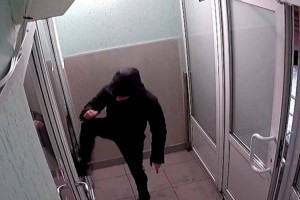 
                    Драку устроил в офисе пьяный астанчанин
                