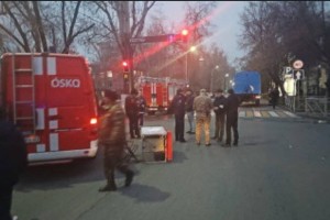 
                    Еще двоих человек госпитализировали после крупного пожара в Алматы
                