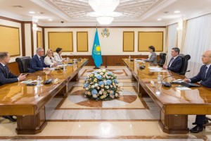 
                    Бектенов и Polpharma обсудили расширение выпуска лекарств в Казахстане
                