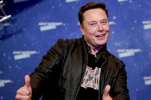 
                    Илон Маск официально стал бездомным
                