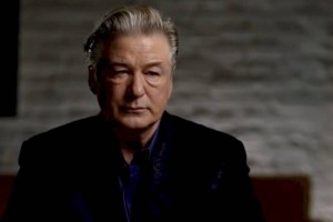 
                    Болдуин рассказал об инциденте на съемках «Ржавчины»
                