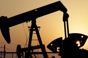 
                    Как из-за нового штамма КВИ дешевеет нефть
                