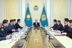 
                    Токаев провел оперативное совещание Совета Безопасности
                
