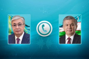 
                    Токаев поздравил президента Узбекистана  с днем рождения 
                
