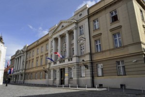 
                    Невакцинированных депутатов Парламента Хорватии больше не пустят на работу
                