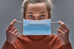 
                    Жителей Эстонии обяжут носить маски в саунах, SPA-салонах и аквацентрах
                
