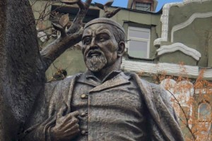 Памятник Абаю установлен в Харькове